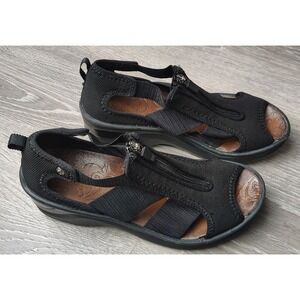 Bzees Black Open-Toe Sandals